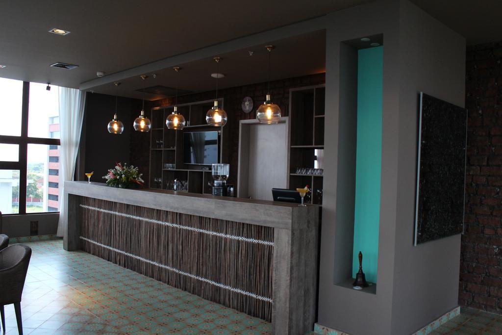 Ghl Hotel Montería Dış mekan fotoğraf The kitchen at the 100th floor